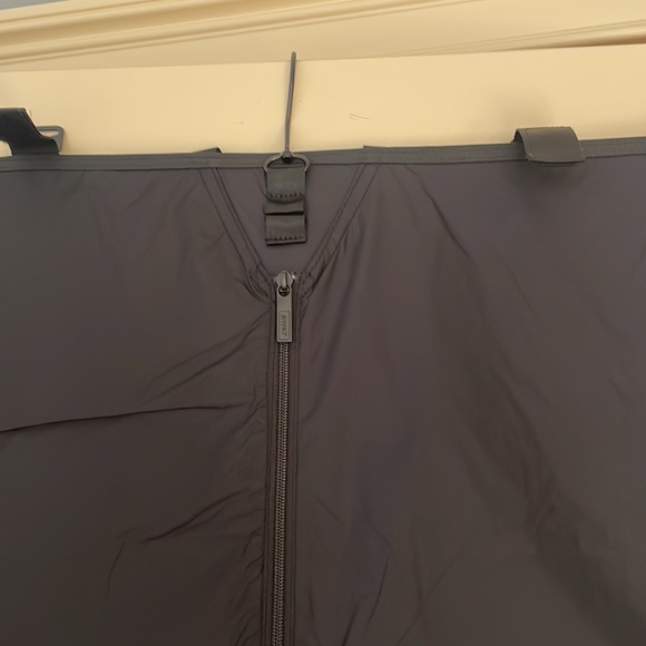 AWAY Garment Sleeve. NWOT. Designed for/clips into, AWAY med/lg suit… - Picture 3 of 4